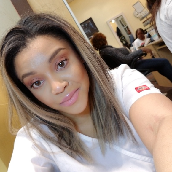 Meet your Posher, Candace - Picture 2 of 2